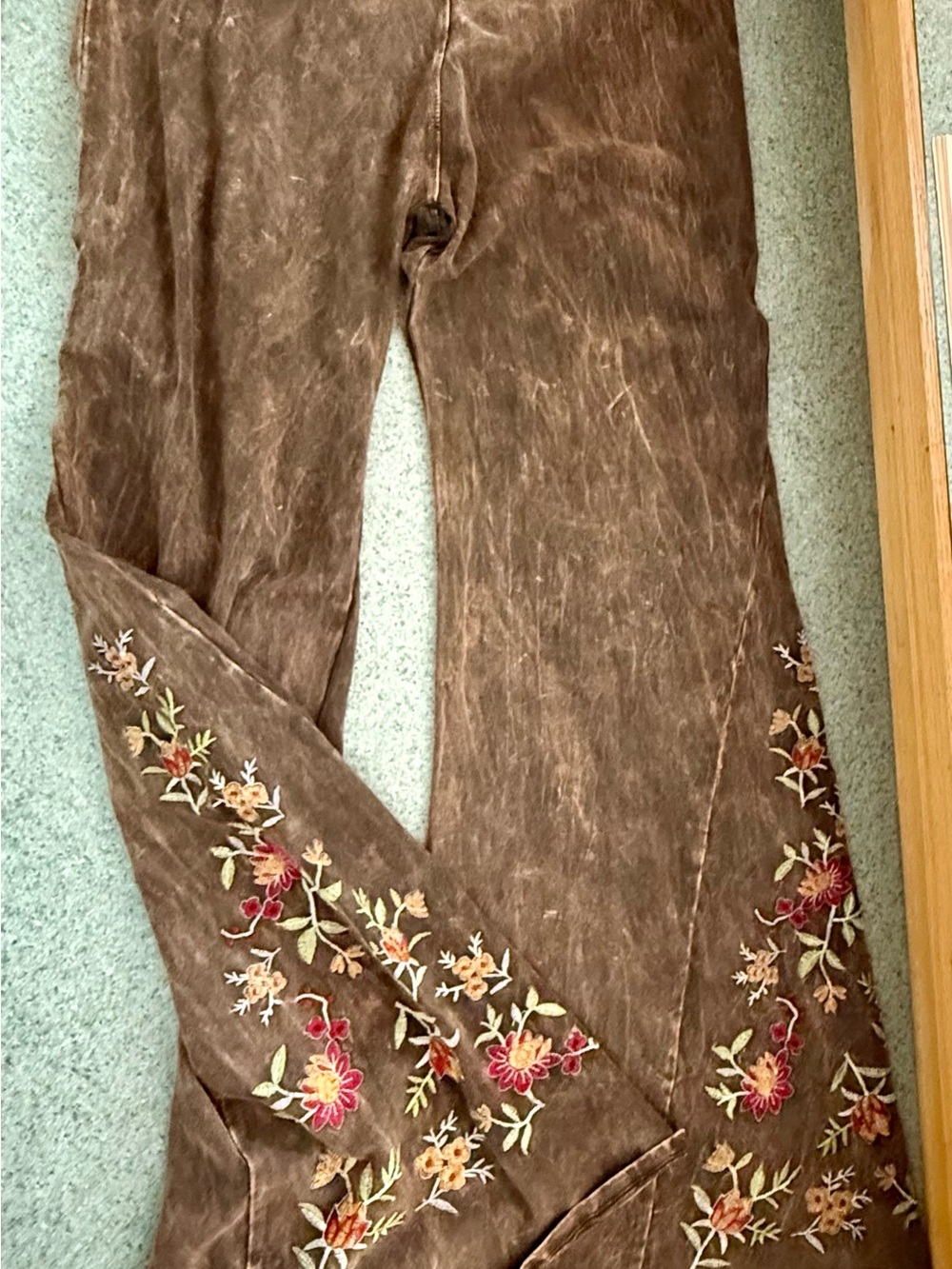 Embroidered Flared stretch flare Pants - Brown large NEW - Picture 2 of 5